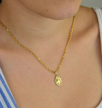 Zawieszka złota damska ZA 1533A 585 – Matka Boska Niepokalana, owalna. Wymiary 2,2 cm x 1,0 cm, waga 1,03 g. Subtelna i elegancka biżuteria religijna, idealna na prezent (3).JPG